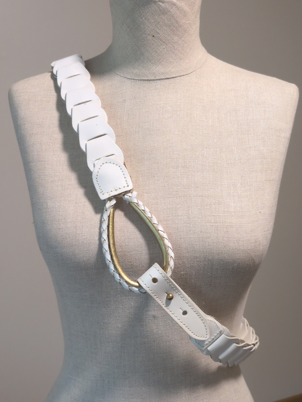 Cool Vintage M/L White Braided Leather Belt with Gold Accent